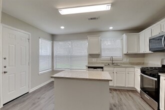 21011 Carmel Valley Dr in Katy, TX - Building Photo - Building Photo