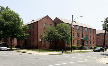 Syphax Gardens in Washington, DC - Building Photo - Building Photo