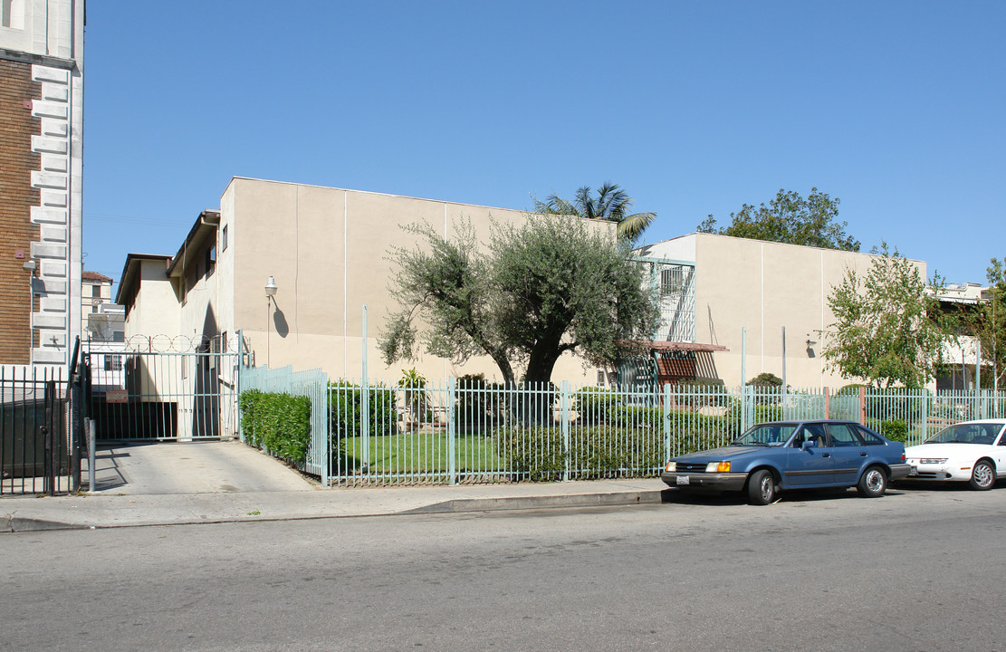 241 S Alexandria Ave in Los Angeles, CA - Foto de edificio