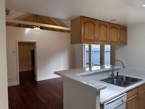 512 Carnelian St in Redondo Beach, CA - Building Photo - Building Photo