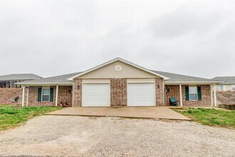 21067 Harbor Ln in St. Robert, MO - Building Photo - Building Photo