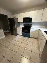 3158 Coral Springs Dr in Coral Springs, FL - Building Photo - Building Photo