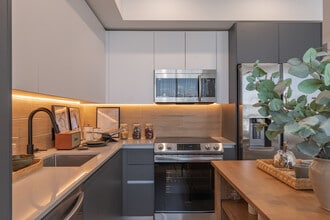 Highley House in Miami, FL - Foto de edificio - Building Photo