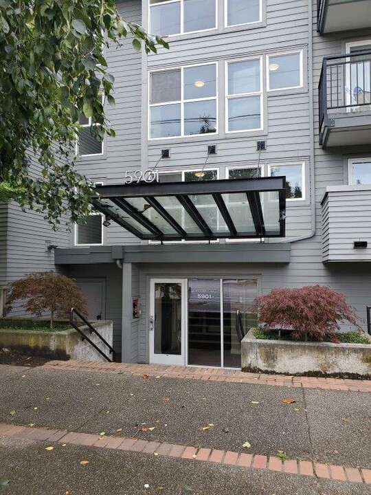 5901 Phinney Ave N, Unit 102 in Seattle, WA - Foto de edificio