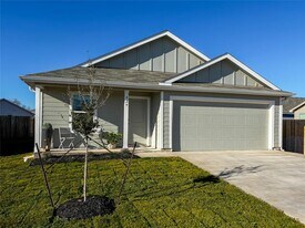 429 Monsoon Dr in Lockhart, TX - Building Photo