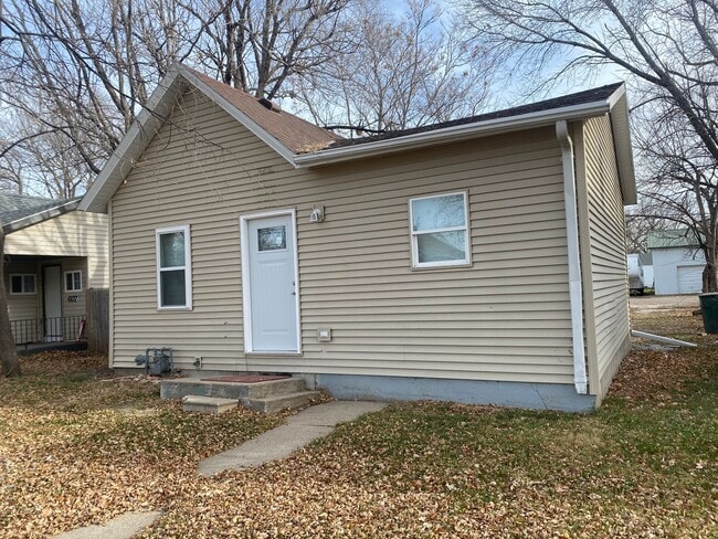 property at 611 S Boston Ave