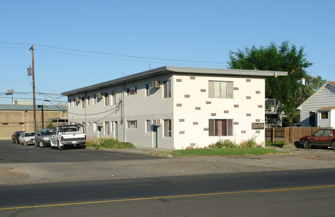 9 S 6th St in Yakima, WA - Foto de edificio