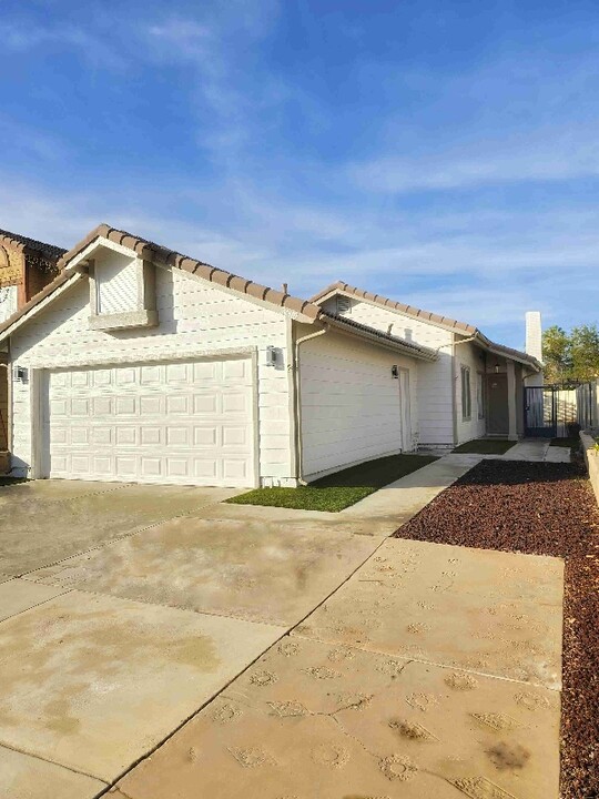 24310 Dyna Pl in Moreno Valley, CA - Building Photo