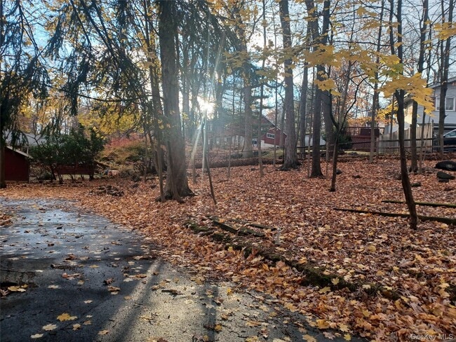 201 Old Mountain Rd N in Nyack, NY - Building Photo - Building Photo