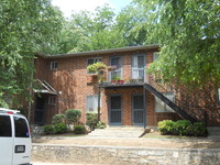 657 NE John Wesley Dobbs Ave in Atlanta, GA - Foto de edificio - Building Photo