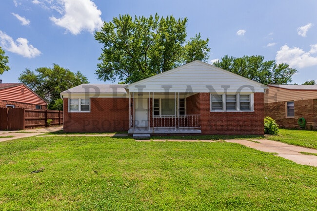 property at 1515 E Jump St