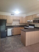 303 Gage Blvd in Richland, WA - Building Photo - Building Photo
