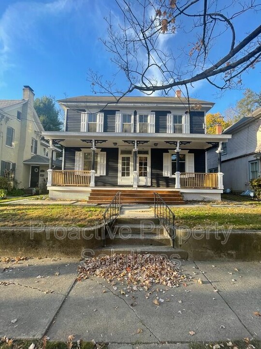 712-714 Scott St in Stroudsburg, PA - Building Photo