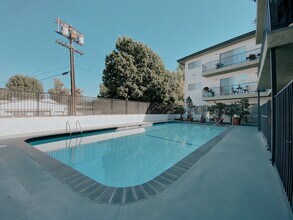 The Dalton Apartments in Sherman Oaks, CA - Foto de edificio - Building Photo