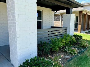 10516 NW 32nd St in Yukon, OK - Foto de edificio - Building Photo