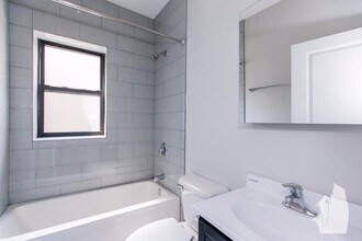 5158 N Leavitt St in Chicago, IL - Building Photo - Building Photo