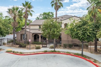 Bay Family Apartments in Moreno Valley, CA - Foto de edificio - Building Photo