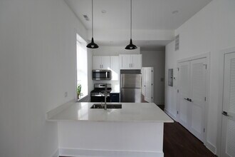1440 N Milwaukee Ave in Chicago, IL - Building Photo - Building Photo