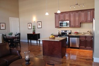 413 CENTRAL Ave-Unit -7-234 in Pawtucket, RI - Building Photo - Building Photo