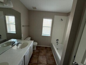 9904 Sourwood Dr in Fort Worth, TX - Building Photo - Building Photo