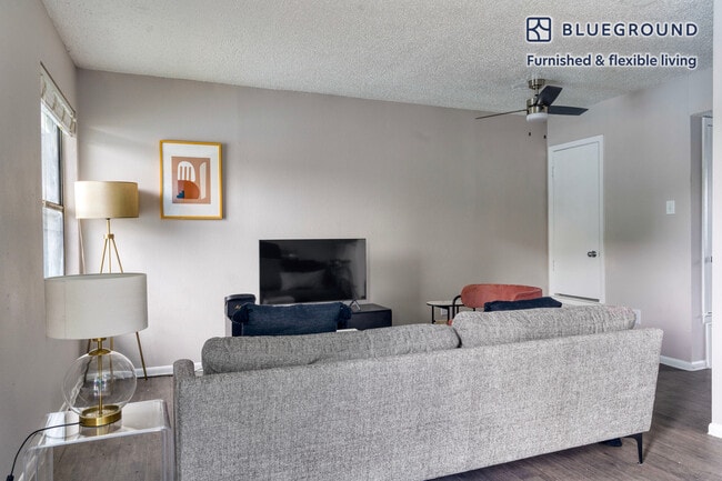 126 W Alpine Rd in Austin, TX - Building Photo - Building Photo