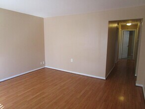 25606 Hanover St in Dearborn Heights, MI - Building Photo - Building Photo