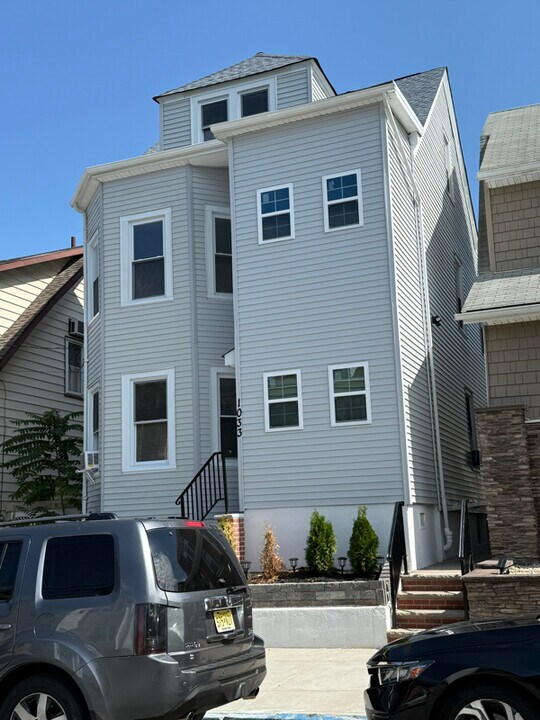 1033 E 23rd St in Paterson, NJ - Building Photo