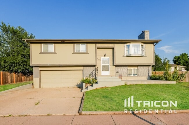 property at 1455 Jet Wing Dr