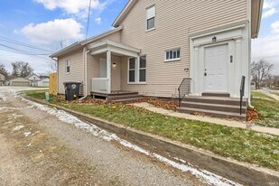 215 W Masterson Ave in Fort Wayne, IN - Building Photo