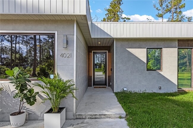 4021 12th Ave SE in Naples, FL - Building Photo - Building Photo