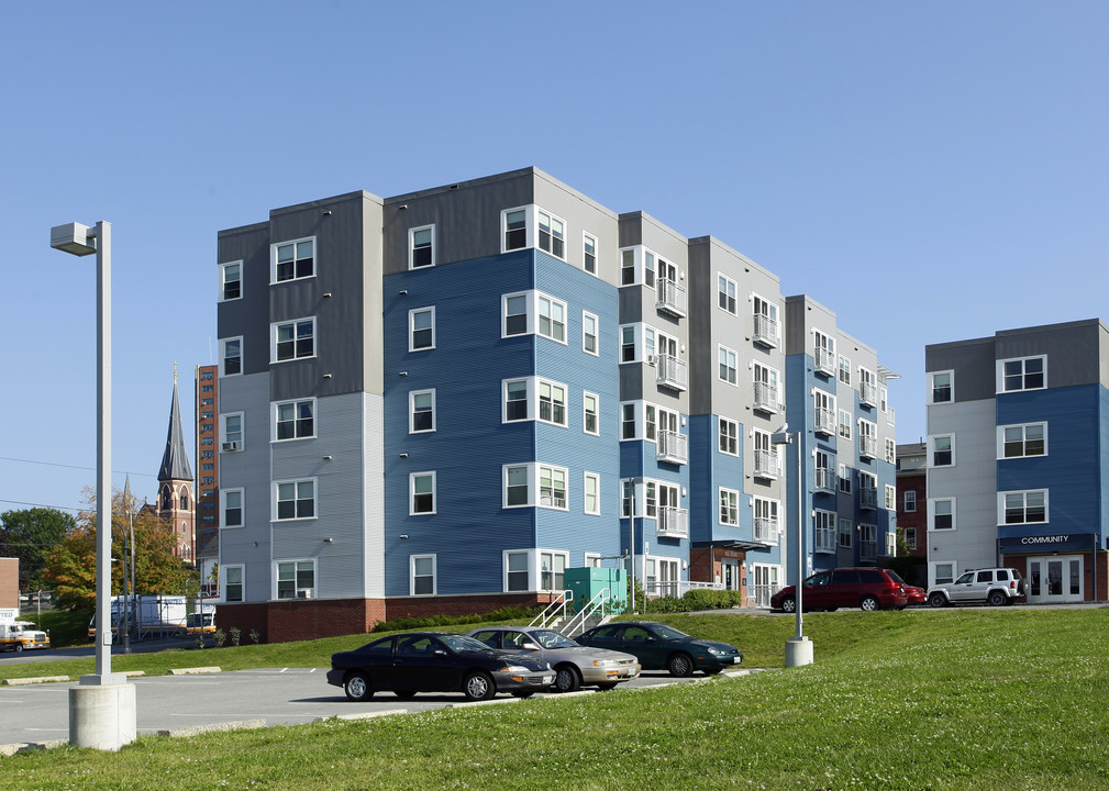 Pearl Place Apartments in Portland, ME - Building Photo