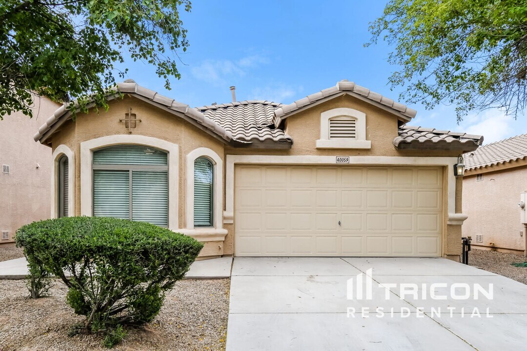 40059 W Thornberry Ln in Maricopa, AZ - Building Photo
