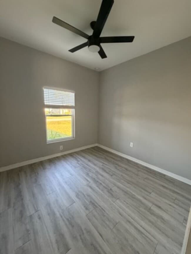 1141 Edgerton Ave in Lehigh Acres, FL - Building Photo - Building Photo