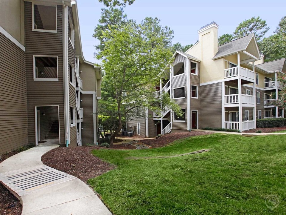 Sommerset Place in Raleigh, NC - Foto de edificio