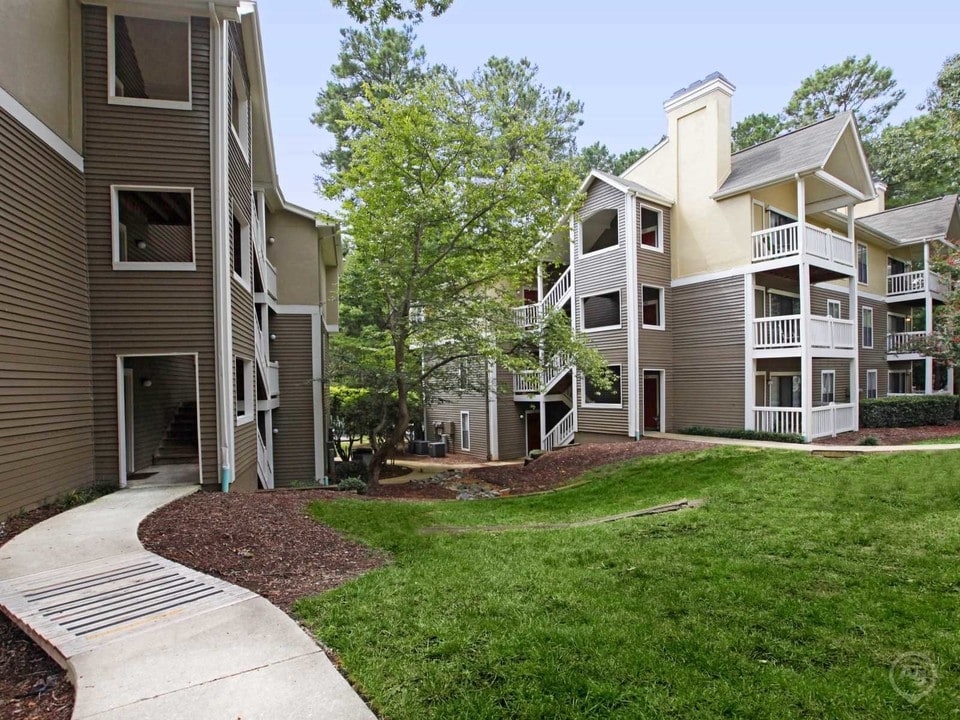 Sommerset Place in Raleigh, NC - Building Photo