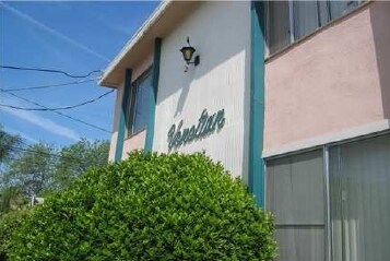 Venetian Apartments in Whittier, CA - Foto de edificio