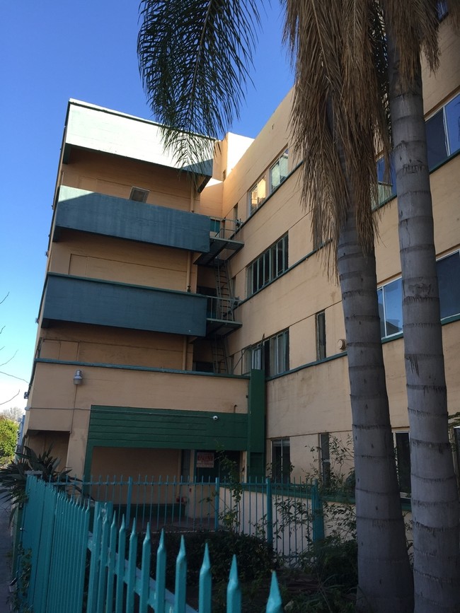 Marathon Apartments in Los Angeles, CA - Building Photo - Building Photo