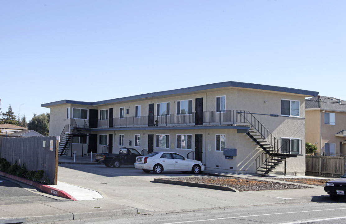 17964 Meekland Ave in Hayward, CA - Building Photo