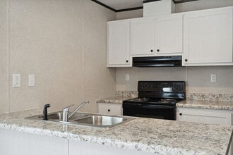 10340 Midland Rd in Freeland, MI - Building Photo - Building Photo