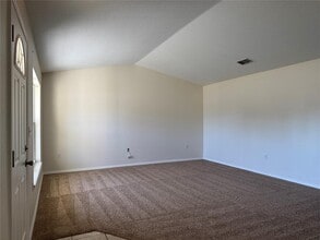 10425 Chalmer St in Spring Hill, FL - Building Photo - Building Photo