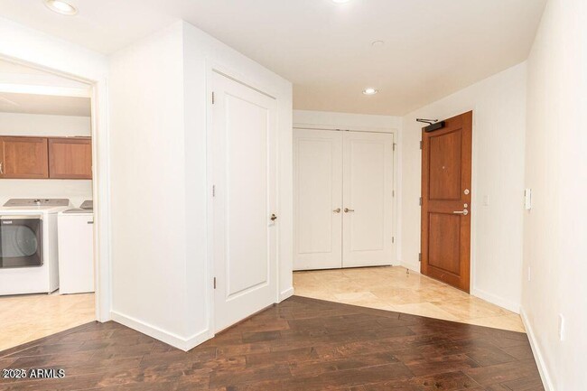 6803 E Main St in Scottsdale, AZ - Building Photo - Building Photo