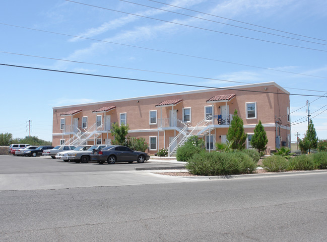 254-258 Mcclintock Dr in El Paso, TX - Building Photo - Building Photo