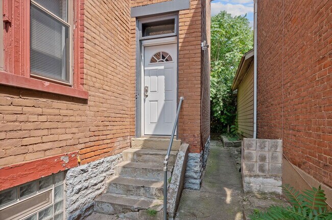 2322 Chickasaw St in Cincinnati, OH - Building Photo - Building Photo