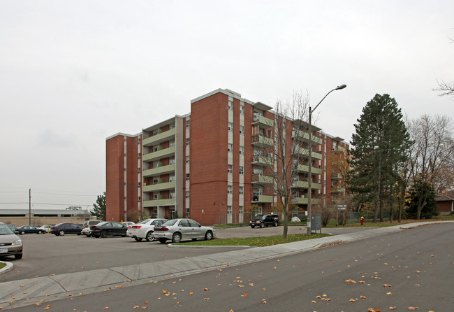 Laverock Apartments in Richmond Hill, ON - Building Photo - Building Photo