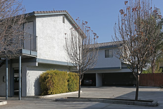 Cypress Garden Apartments in Los Banos, CA - Building Photo - Building Photo