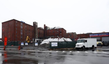 2 H St in Boston, MA - Foto de edificio - Building Photo