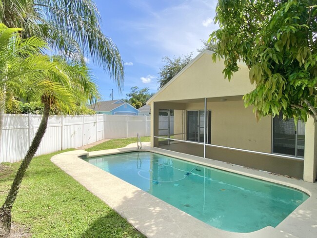 103 Pennock Landing Cir in Jupiter, FL - Foto de edificio - Building Photo