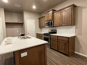 920 Coles Creek in Yukon, OK - Building Photo - Building Photo