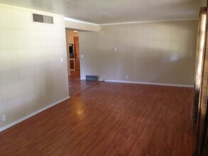 1443 E Cedar St in Tempe, AZ - Foto de edificio - Building Photo