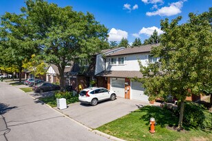 2-153 Farm Greenway in Toronto, ON - Building Photo